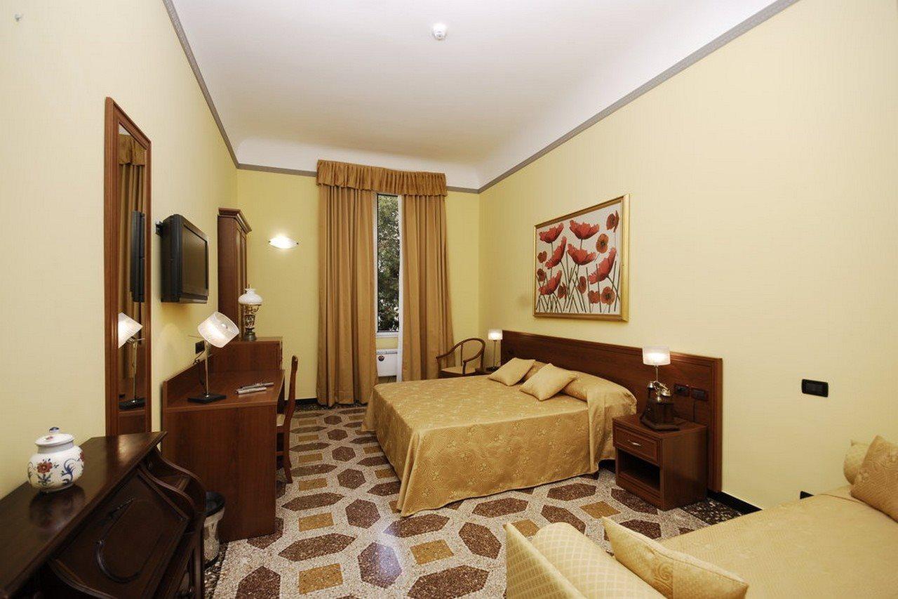 Actor Hotel Genoa Exterior photo